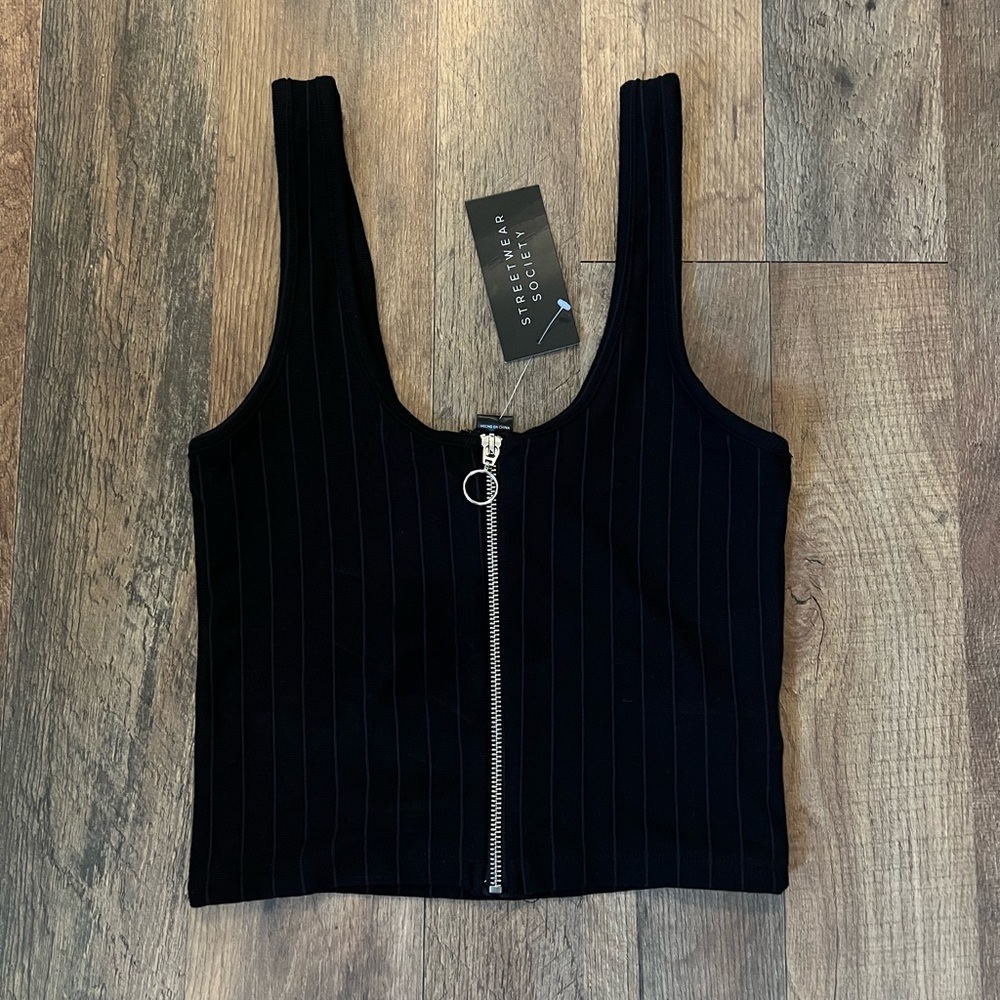NWT Zip up black crop top tank